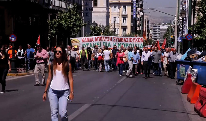 Yunanistan'da temizlik işçileri ayakta