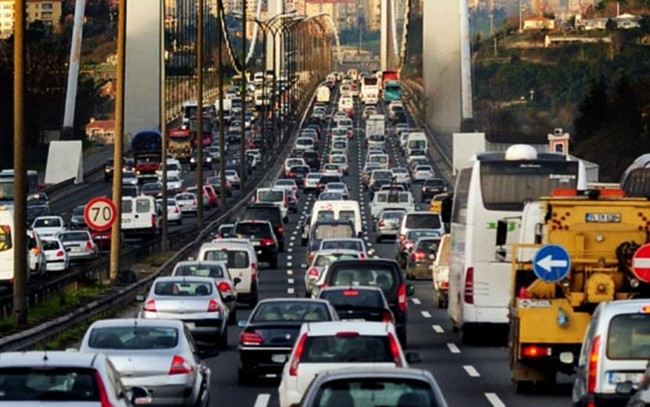 İstanbul'da trafik yoğunluğu başladı