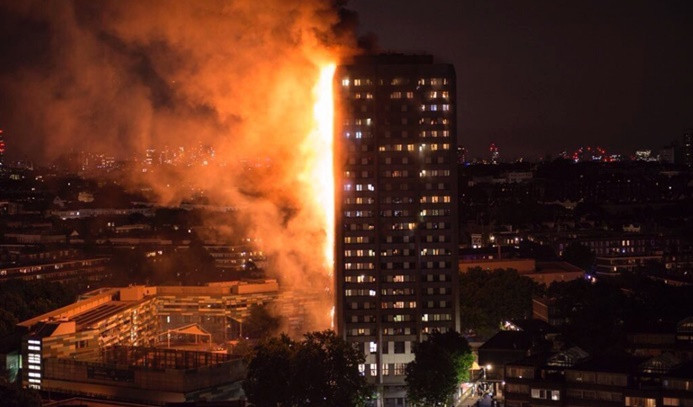 Londra'da 5 binada yangın tahliyesi