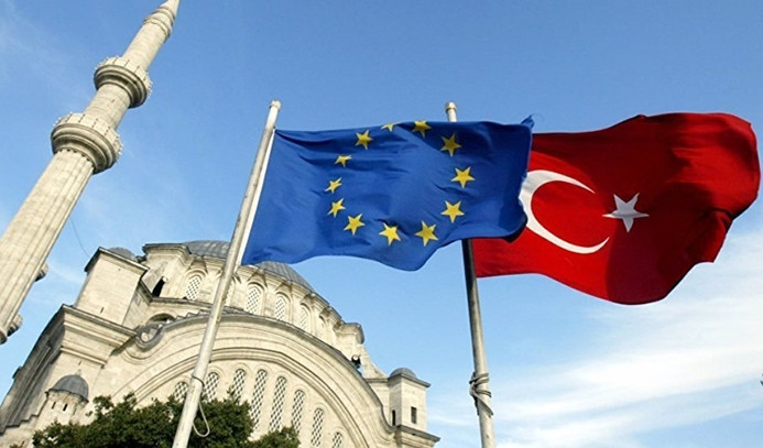 Türk toplumunun AB'ye güveni azalıyor