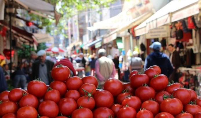 Türk-İş: Gıda fiyatları düştü, yoksulluk sınırı geriledi