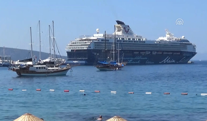 "Mein Schiff 2" dördüncü kez Bodrum'da