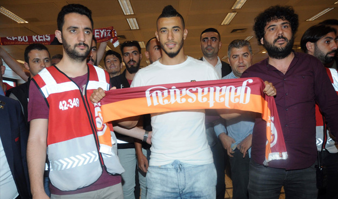 Galatasaray’ın yeni transferi Belhanda İstanbul’da