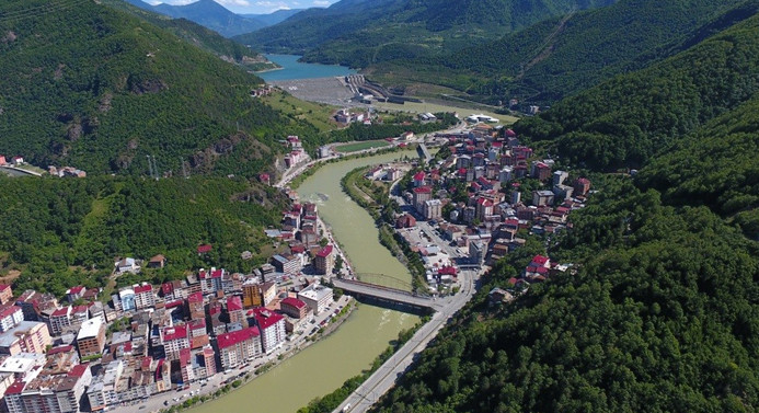 Artvin Borçka'nın büyüleyici manzarası