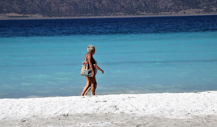 'Türkiye'nin Maldivleri' Salda Gölü turistlerin yeni gözdesi