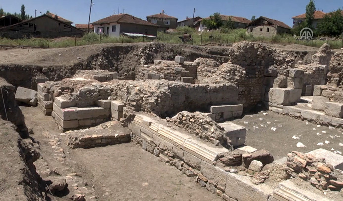 "Sebastapolis Antik Kenti'nde kazılar 100 yıl sürer"