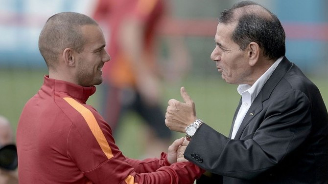Sneijder gidiyor mu? Dursun Özbek açıkladı