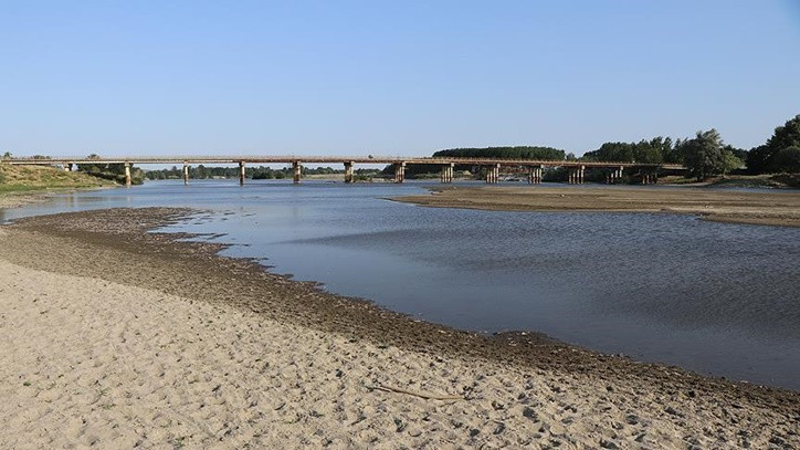 Tunca Nehri'nde su seviyesi dip yaptı