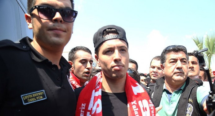 Antalyaspor, Samir Nasri'yi açıkladı
