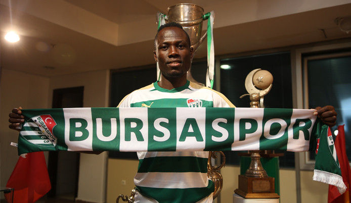 Bursaspor Badu ile sözleşme imzaladı