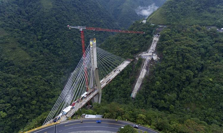 Kolombiya'da köprü inşaatında çökme: 9 ölü, 8 yaralı