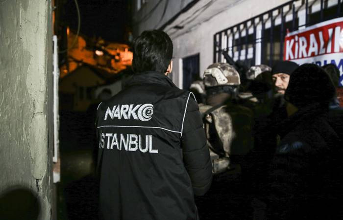 İstanbul'da 20 adrese uyuşturucu operasyonu