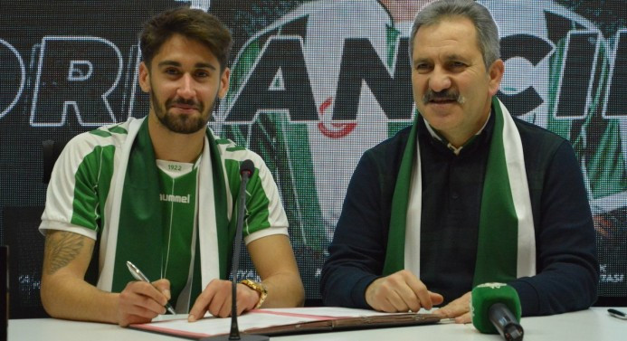 Orkan Çınar Atiker Konyaspor'la imzaladı