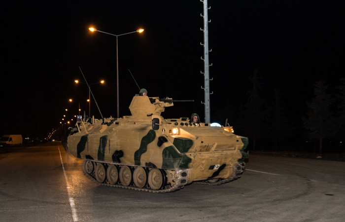 Takviye amaçlı gönderilen askeri araçlar Kilis'e ulaştı