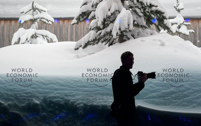 Davos kar altında; çığ riskinden 30 konut tahliye edildi