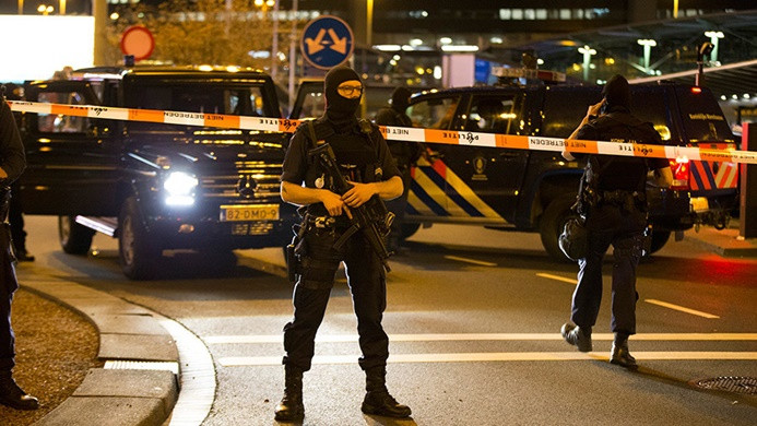 Hollanda'da silahlı saldırı: 1 ölü, 2 yaralı