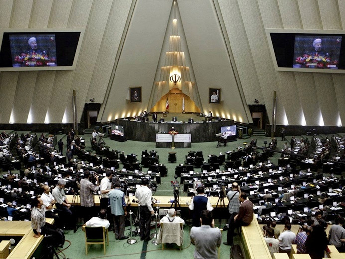İran'da bütçe tasarısı reddedildi