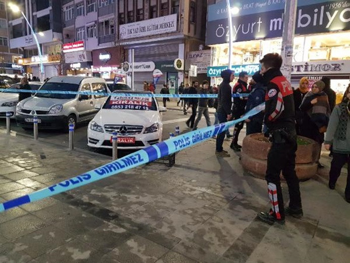 Zeytinburnu'nda silahlı saldırı: 3 yaralı
