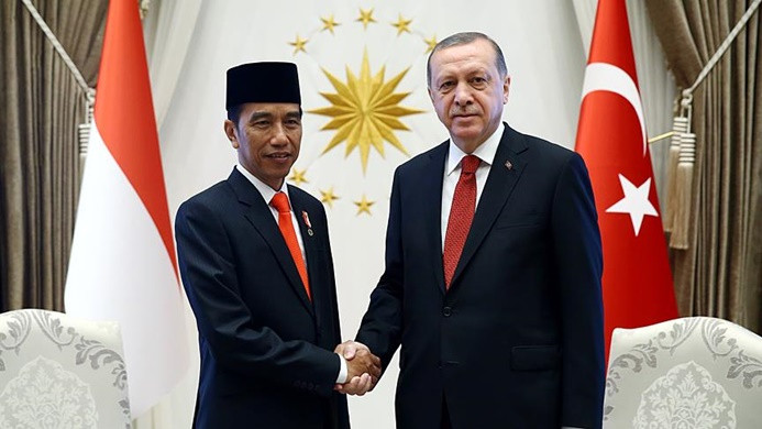 Erdoğan, Endonezya Cumhurbaşkanı ile telefonda görüştü