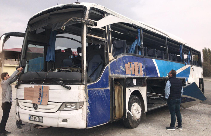 Yolcu otobüsü devrildi: 7 ölü, 23 yaralı