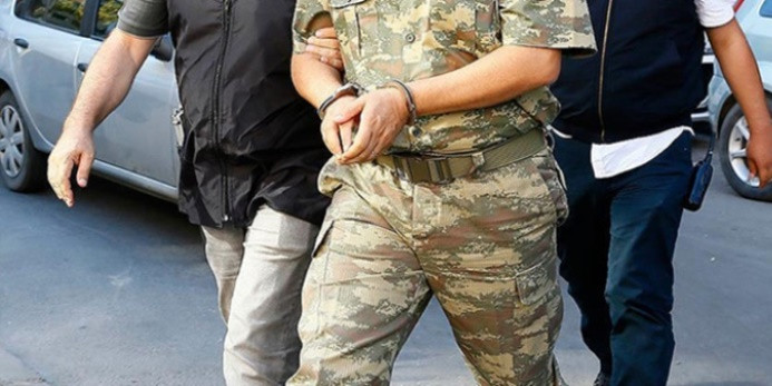FETÖ soruşturmasında 21 asker tutuklandı