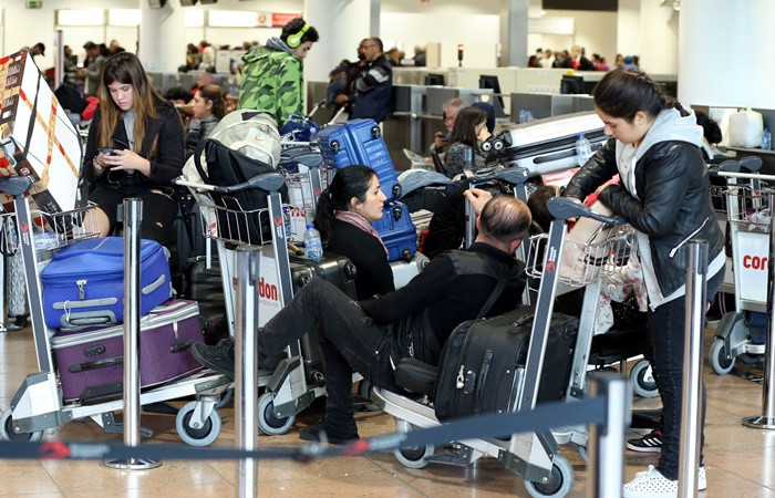 Brüksel Havalimanı'nda grev: 100 sefer iptal