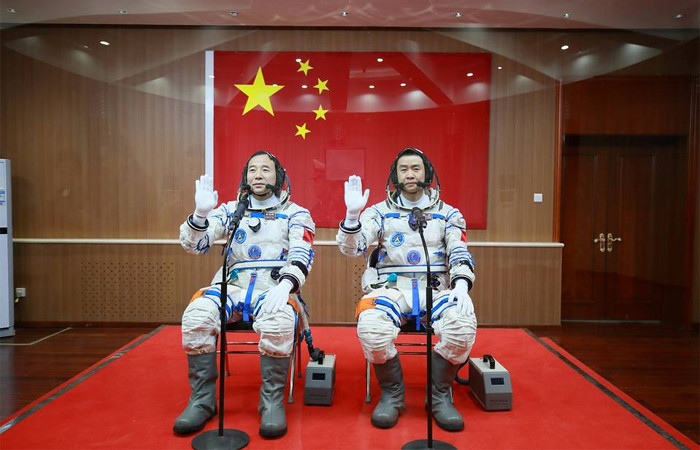 Çin şimdi de gözünü uzaya dikti