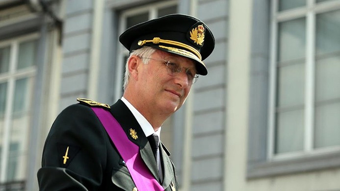 Belçika Kralı 5 bakanın istifasını kabul etti