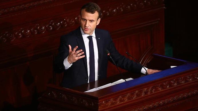 Macron'a 'diktatör' suçlaması