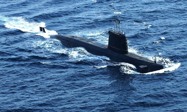 Pakistan denizaltıları Türkiye'ye emanet