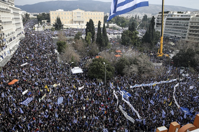 Yunanistan'da yüz binler sokağa indi