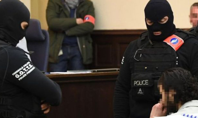 Paris saldırganı mahkemede konuşmadı