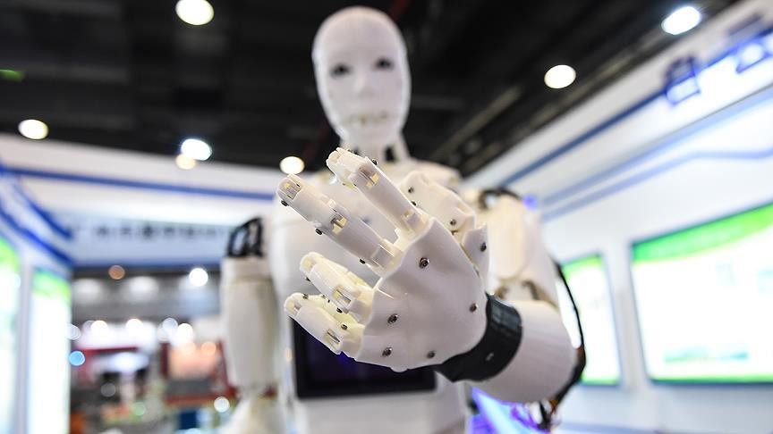 Japonya'da yaşlıların yüzde 80'ine robotlar bakacak