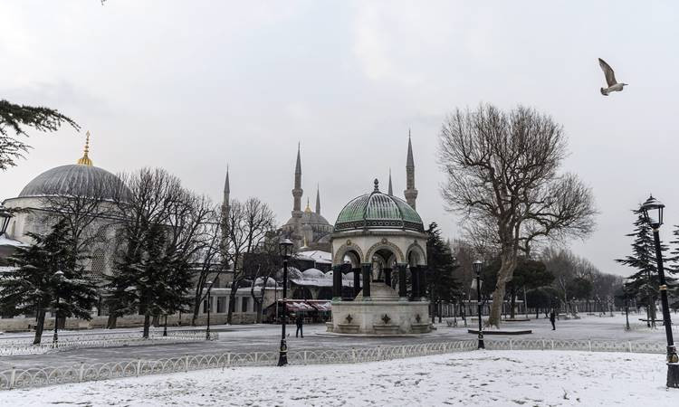 Kar, İstanbul'u terk ediyor
