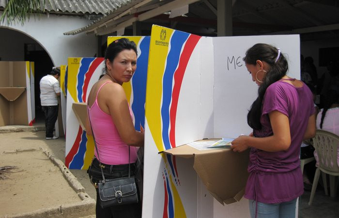Kolombiya genel seçim için sandık başında