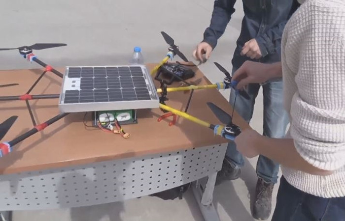 Liseli mucitlerden güneş enerjili drone