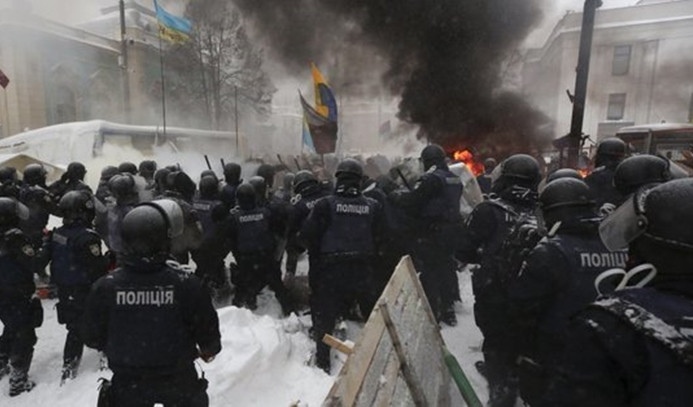 Ukrayna Parlementosu önünde Saakaşvili operasyonu