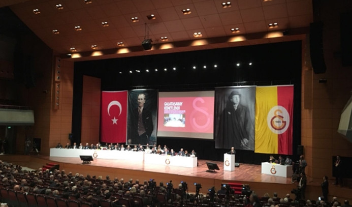 Galatasaray'ın mali kongresinde gerginlik