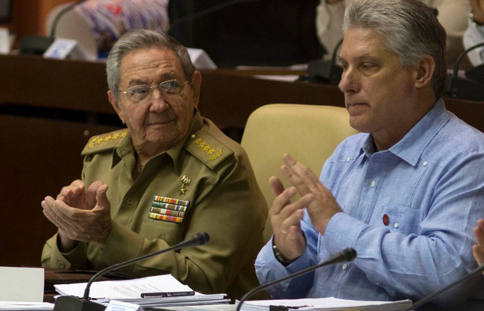 Küba'da Castro devri sona eriyor