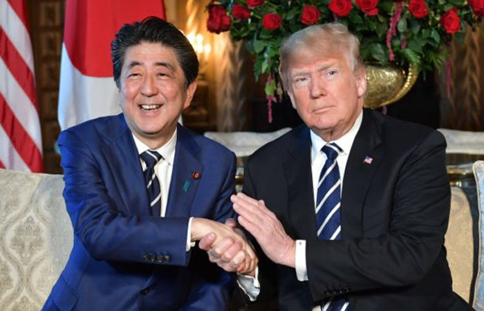 Trump ve Abe, ticaret görüşmelerini genişletecek