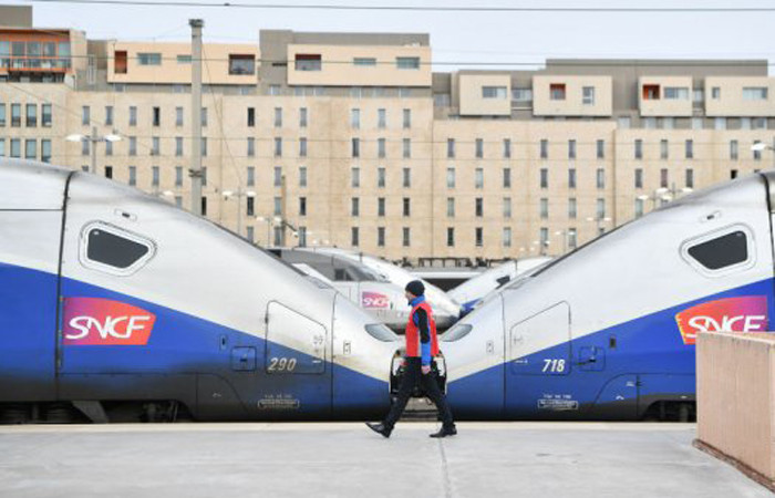 Fransa'da demiryolu grevinin faturası 100 milyon euro