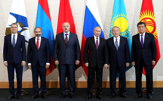 Avrasya Ekonomik Birliği ülkeleri Rusya'da toplandı