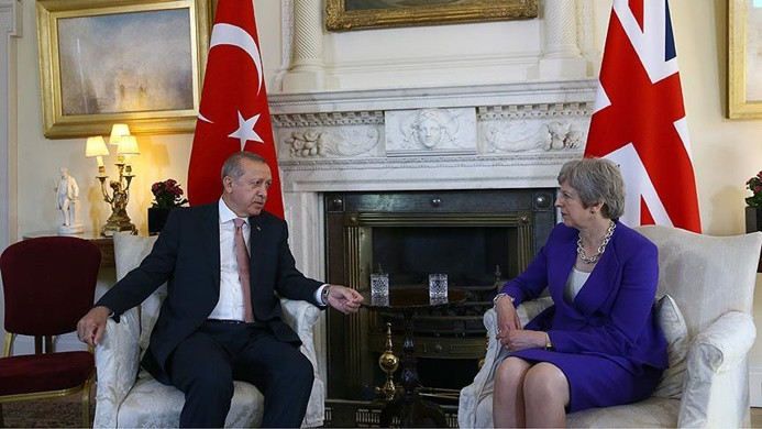 Erdoğan, Başbakan Theresa May ile görüştü