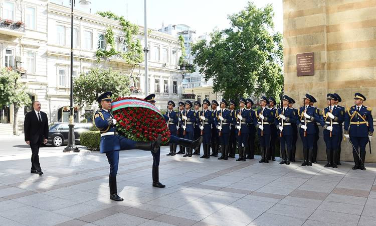 Azerbaycan Cumhuriyeti 100. yılını kutluyor