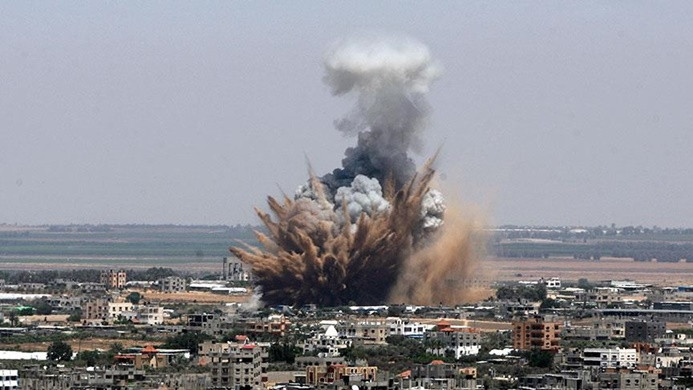 İsrail'den Gazze'ye top atışı: 1 ölü, 1 yaralı