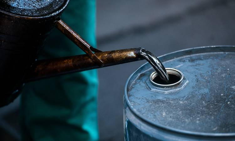 Rusya, nisanda petroldeki kısıntı hedefine uyamadı