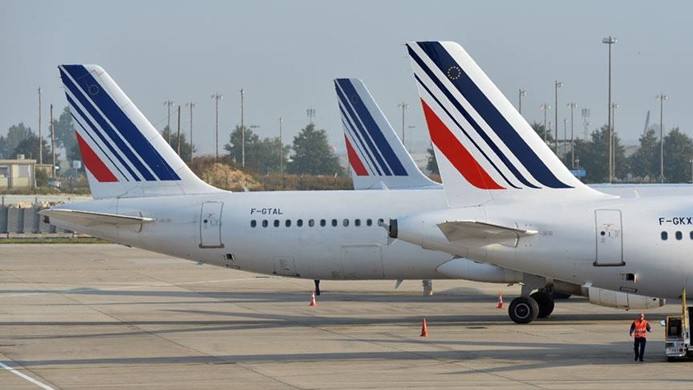 Air France'da grevler istifa getirdi