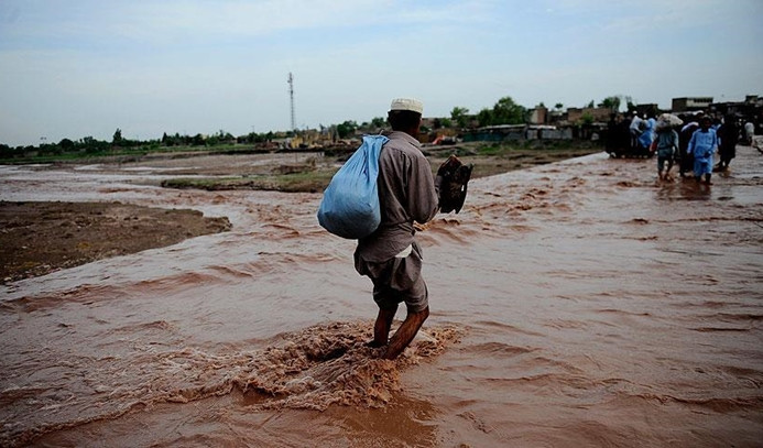 Hindistan'da aşırı yağış 13 can aldı