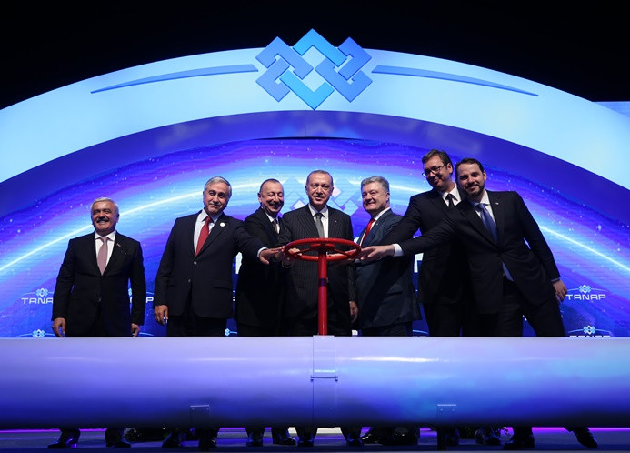 Azeri gazı ilk kez Avrupa'ya taşınacak
