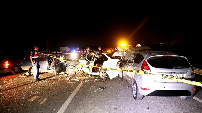 Bayramda trafik kazalarında 37 kişi hayatını kaybetti